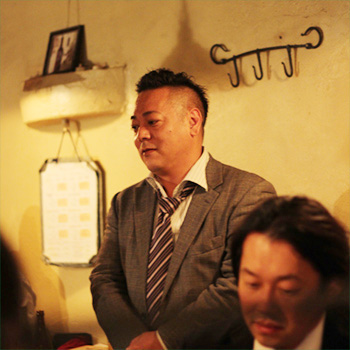 高校の同級生。来年独立する伊志嶺無我